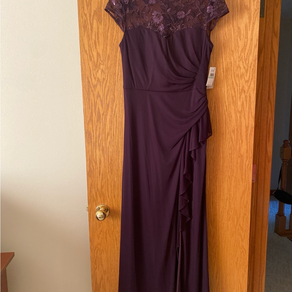 Elegant Purple Lace Evening Gown